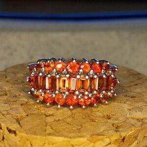 2.5ct Madagascar orange Sapphire, 925 sterling silver, size 7